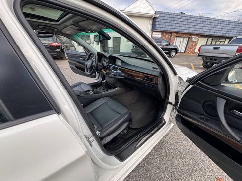 Used 2011 BMW 335i Sedan image 50