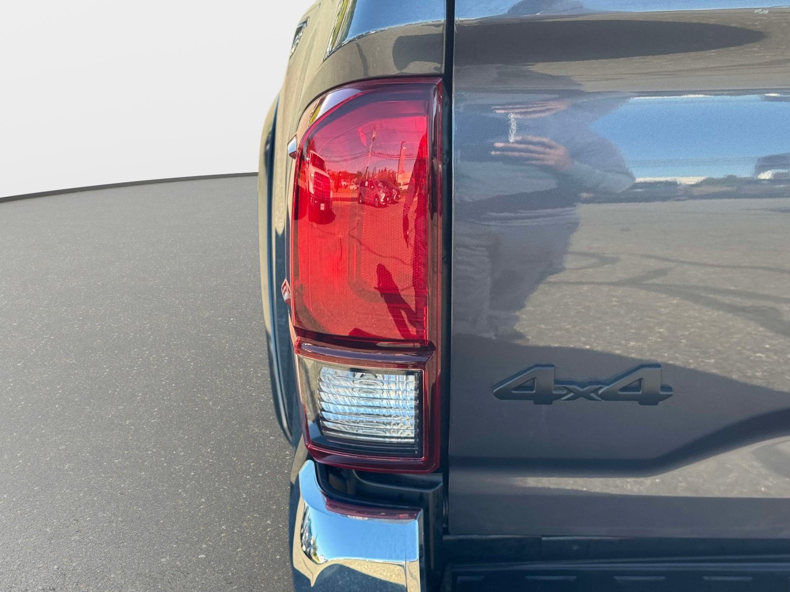 Certified 2023 Toyota Tacoma SR5 AWD/4WD image 12