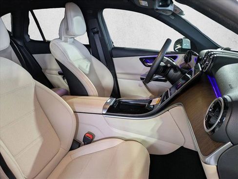 Certified 2025 Mercedes-Benz GLC 300 image 22