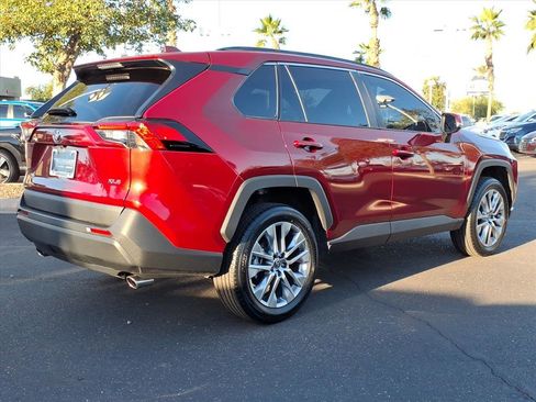 Used 2023 Toyota RAV4 XLE Premium image 4