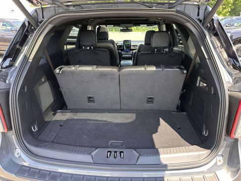 Used 2023 Ford Explorer ST w/ Equipment Group 401A AWD/4WD image 8