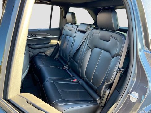 New 2025 Jeep Grand Cherokee Limited w/ Luxury Tech Group II image 25