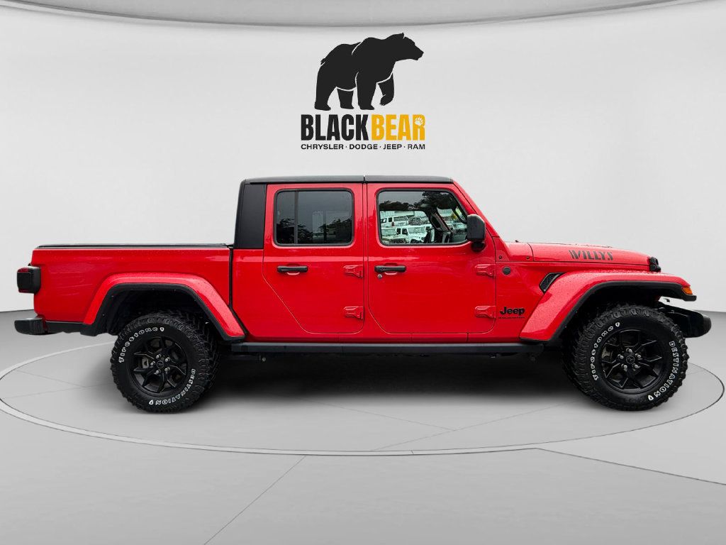 Used 2024 Jeep Gladiator Mojave AWD/4WD image 2