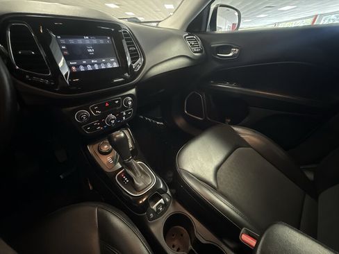 Used 2019 Jeep Compass Latitude AWD/4WD image 30