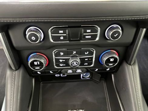 Used 2021 Chevrolet Tahoe LT image 23