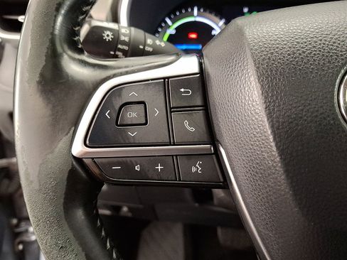 Used 2021 Toyota Highlander XLE AWD/4WD image 9
