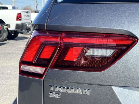 Used 2021 Volkswagen Tiguan SE R-Line image 10