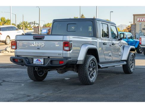 Used 2020 Jeep Gladiator Overland w/ Trailer Tow Package image 3