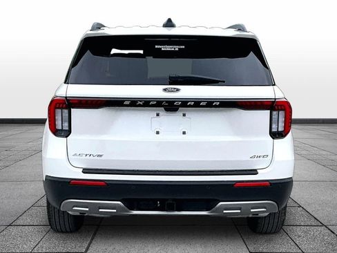 New 2026 Ford Explorer Active image 4