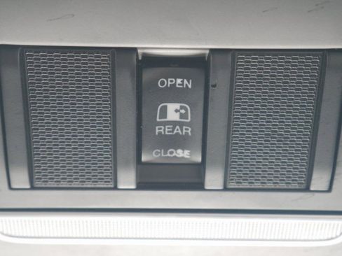 Used 2021 RAM 1500 Big Horn image 28