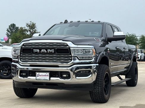 Used 2022 RAM 3500 Limited AWD/4WD image 3