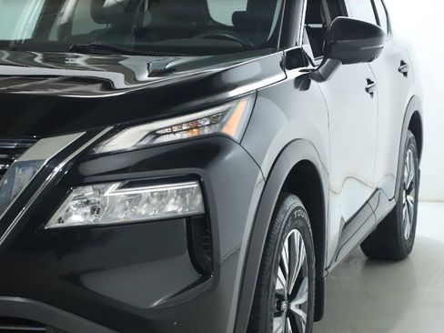 Used 2021 Nissan Rogue SV w/ Premium Package image 5