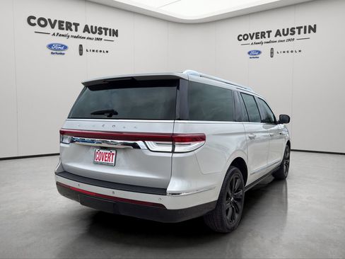 Used 2023 Lincoln Navigator L Reserve AWD/4WD image 6