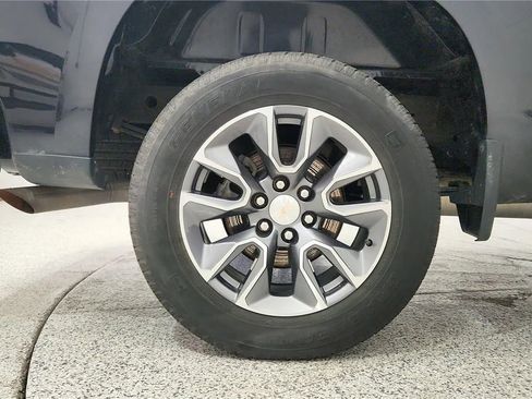 Used 2023 Chevrolet Silverado 1500 LT AWD/4WD image 13