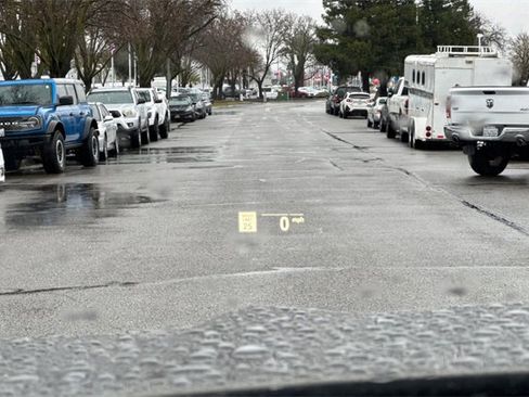 Used 2022 BMW X6 xDrive40i w/ M Sport Package image 43