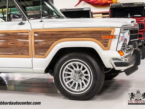 Used 1991 Jeep Grand Wagoneer 4dr Wagon 4WD image 34