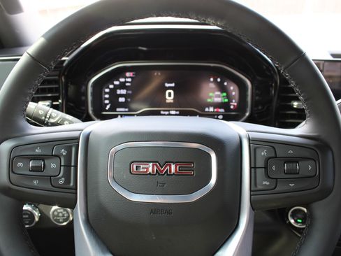 Used 2025 GMC Sierra 1500 Elevation w/ LPO, Elevation Black Package AWD/4WD image 28