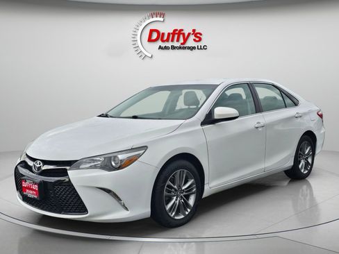 Used 2016 Toyota Camry SE image 12