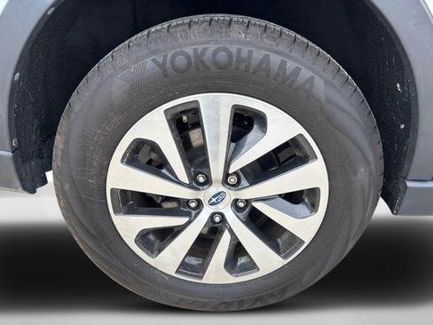 Used 2022 Subaru Outback Premium image 11