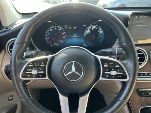 Used 2021 Mercedes-Benz GLC 300 4MATIC w/ Premium Package image 23