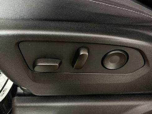 Used 2022 GMC Sierra 1500 Elevation image 12