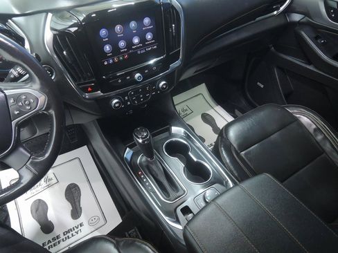Used 2020 Chevrolet Traverse LT w/ LT Premium Package image 16