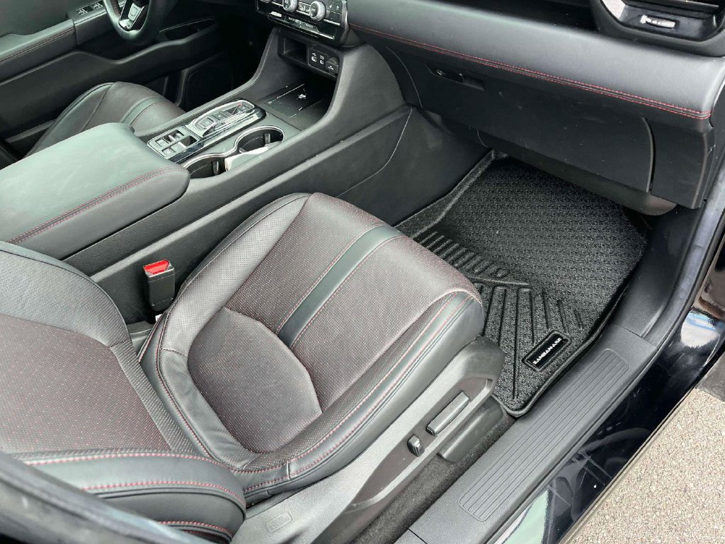 Used 2025 Honda Pilot Black Edition image 12