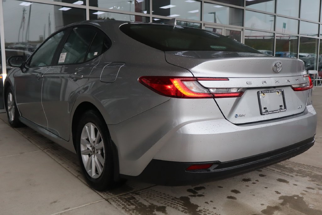 Used 2026 Toyota Camry LE FWD image 6