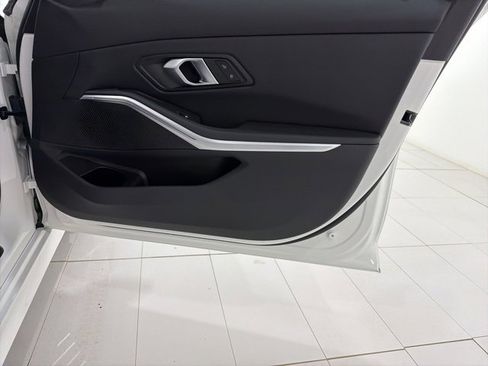 Used 2025 BMW 330i xDrive Sedan w/ Convenience Package image 18