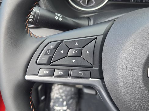 Used 2025 Nissan Sentra SR FWD image 16