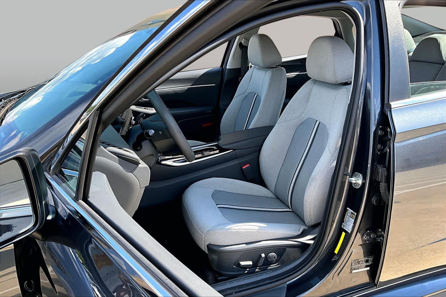 Used 2020 Hyundai Sonata SEL w/ Cargo Package FWD image 8