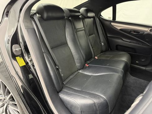Used 2013 Lexus LS 460 AWD w/ F-Sport Pkg image 32