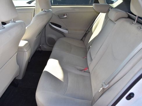 Used 2015 Toyota Prius Two image 10