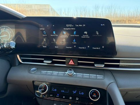 Used 2024 Hyundai Elantra SEL image 27