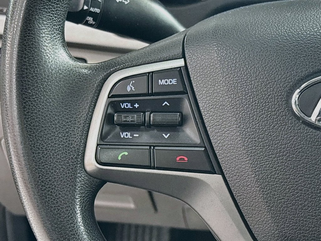 Used 2017 Hyundai Elantra SE FWD image 37