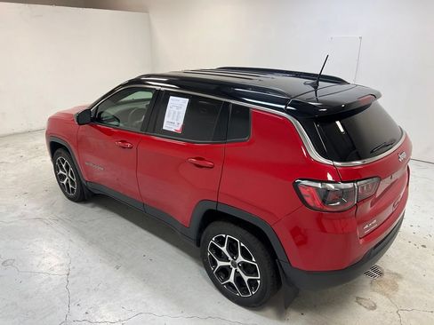 Used 2023 Jeep Compass Limited AWD/4WD image 5