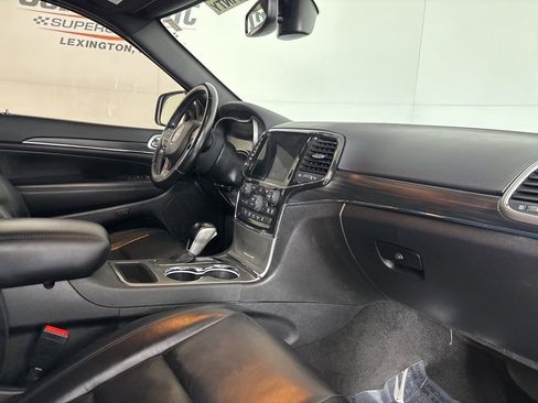 Used 2022 Jeep Grand Cherokee Limited image 30