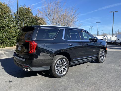 Used 2023 GMC Yukon Denali Ultimate image 9