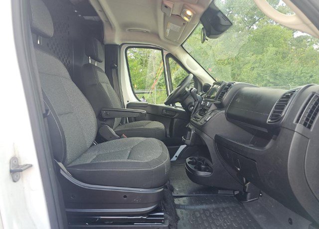 Used 2025 RAM ProMaster 2500 w/ U-Haul Equipment Group FWD image 6