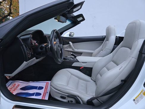 Used 2011 Chevrolet Corvette Convertible w/ Preferred Equipment Group image 5