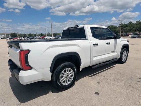 Used 2022 Toyota Tundra SR5 w/ SR5 Convenience Package image 4