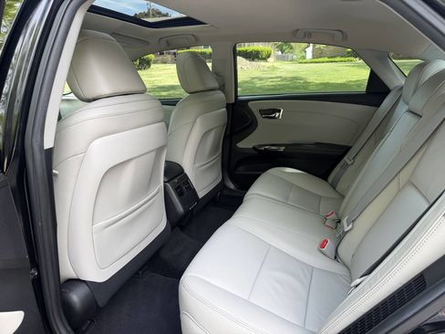 Used 2016 Toyota Avalon XLE Plus FWD image 10