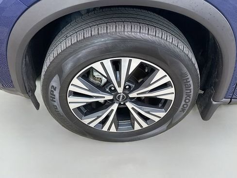 Used 2023 Nissan Rogue SV w/ SV Premium B Package image 33