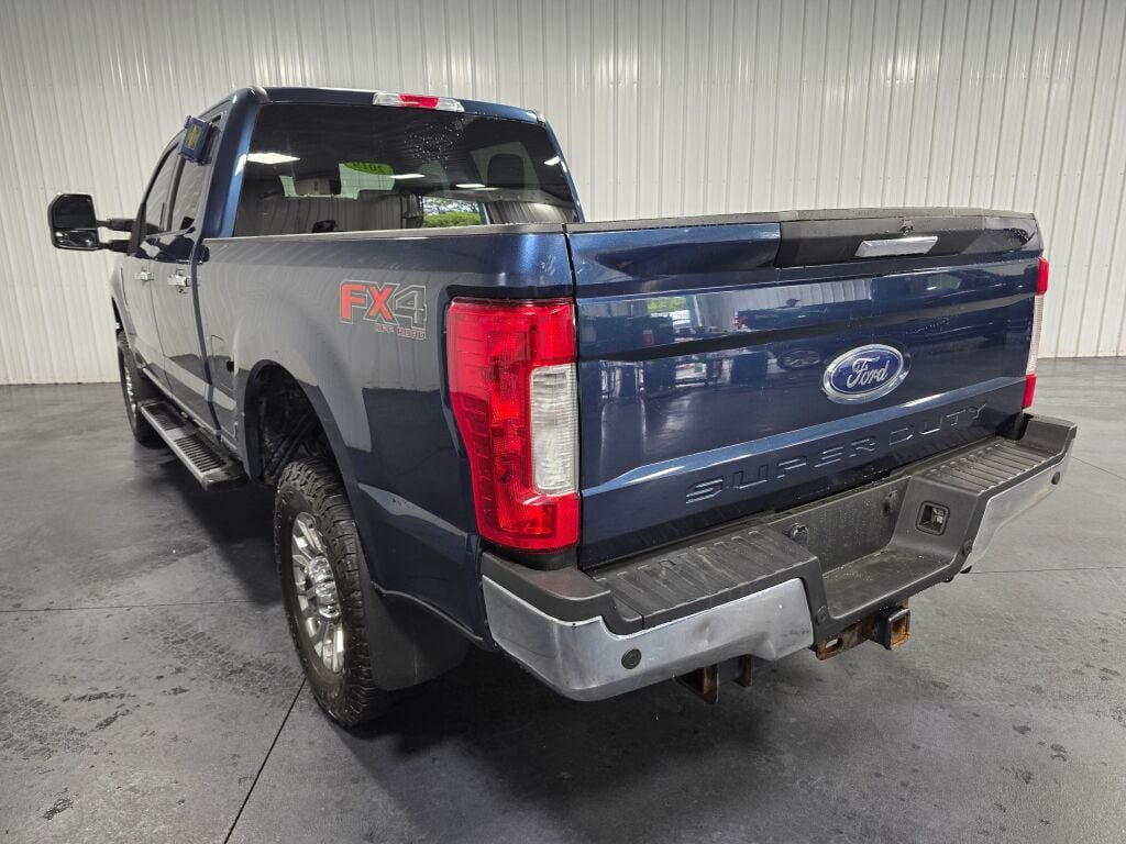 Used 2019 Ford F250 XLT w/ XLT Premium Package AWD/4WD image 3