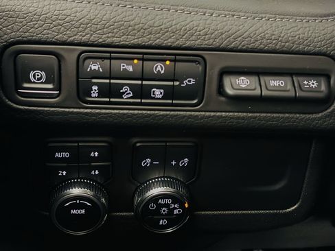 Used 2022 GMC Yukon Denali AWD/4WD image 37
