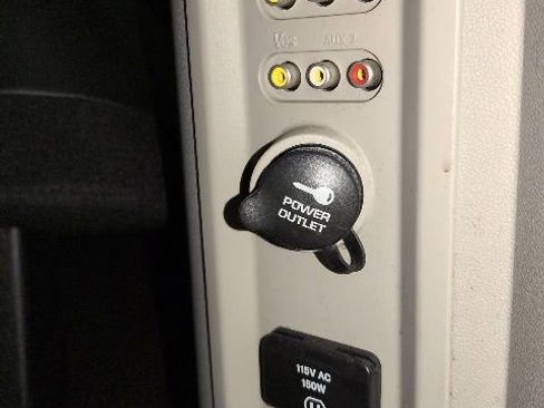 Used 2012 Chrysler Town & Country Limited w/ Luxury Group FWD image 37
