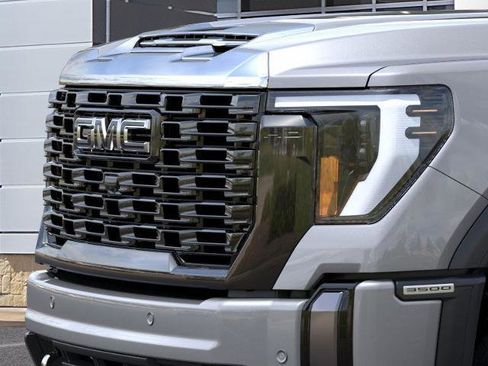 New 2026 GMC Sierra 3500 Denali Ultimate image 37