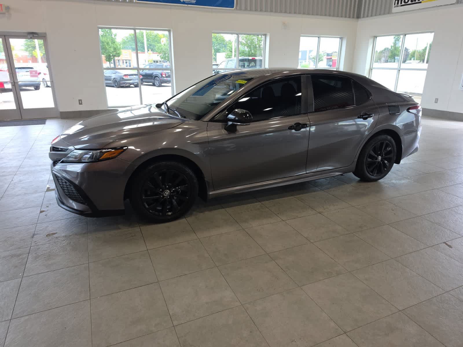 Used 2022 Toyota Camry SE FWD image 14