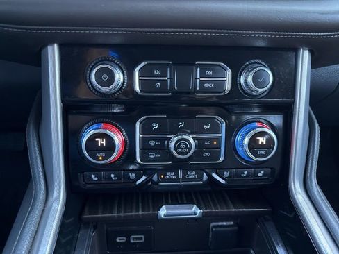Used 2024 GMC Yukon Denali image 22