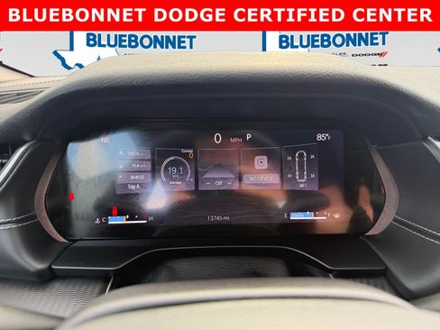 Used 2024 Jeep Grand Cherokee Laredo w/ Luxury Tech Group I RWD image 14